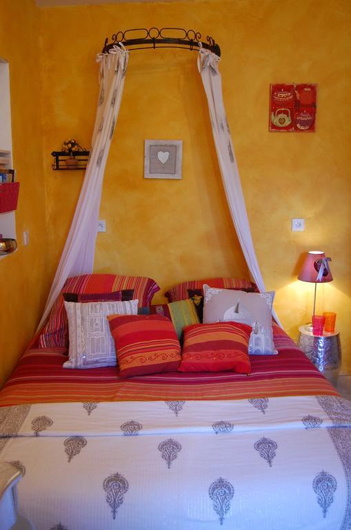 Maison D'Hotes Le Mas De Lila Вер Пон дю Гар Стая снимка