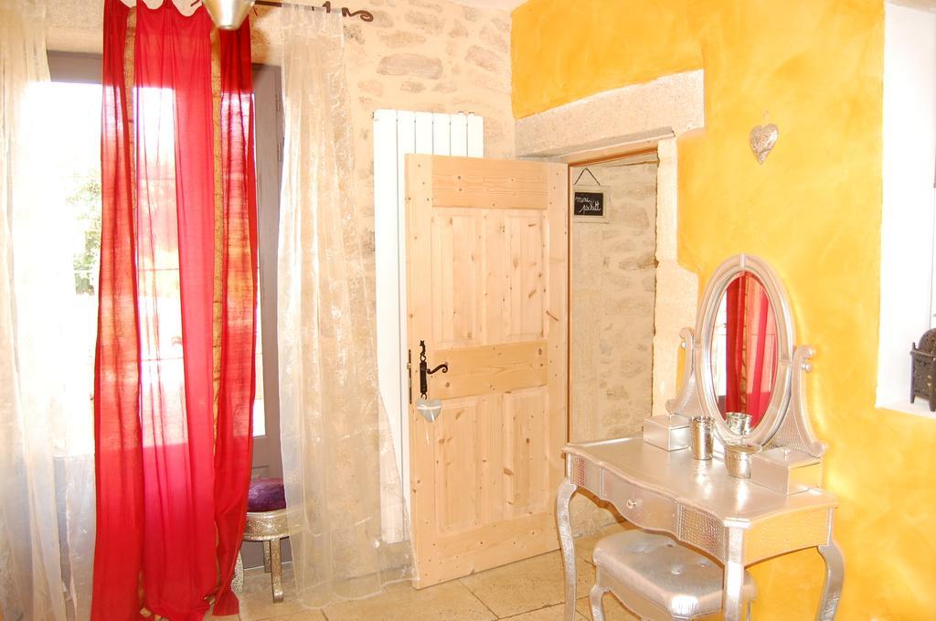 Maison D'Hotes Le Mas De Lila Вер Пон дю Гар Стая снимка