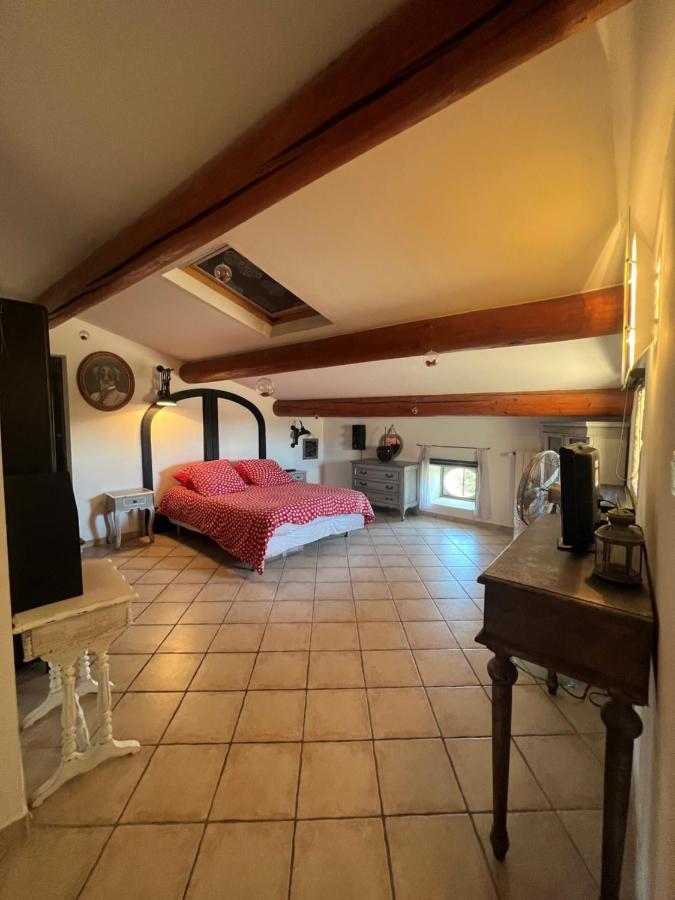 Maison D'Hotes Le Mas De Lila Вер Пон дю Гар Екстериор снимка